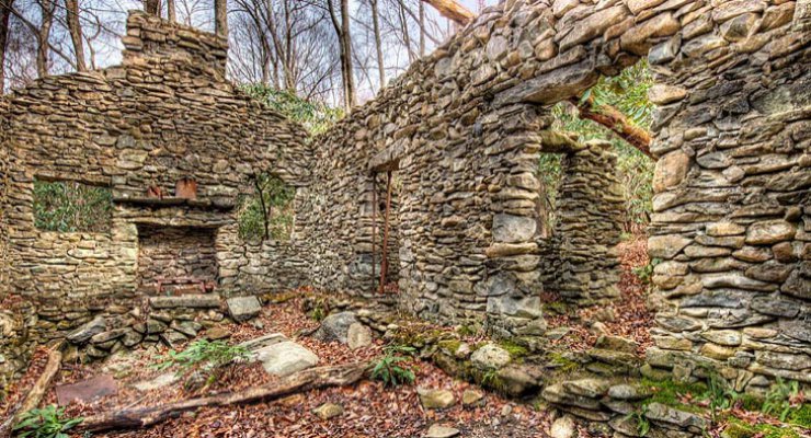 image of sugarlands stone cabin